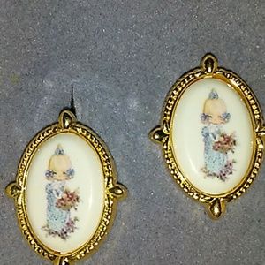 Avon Precious Moments pierced earrings with surgic